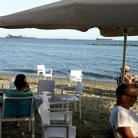Fantastic 1 Bed By The Sea Opposite 4 Seasons *