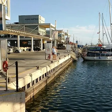 Fantastic 1 Bed By The Sea Opposite 4 Seasons Apartament *