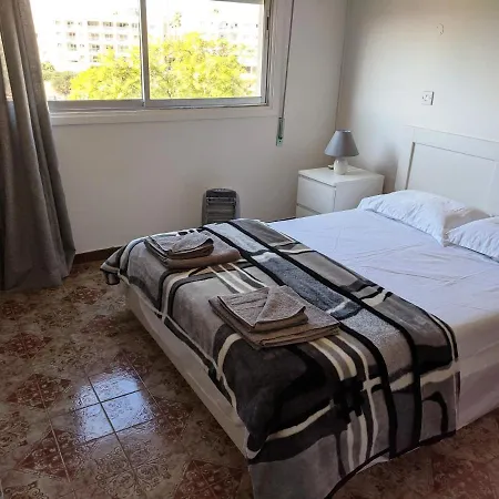 Fantastic 1 Bed By The Sea Opposite 4 Seasons Apartament