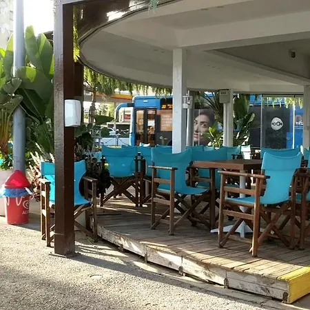 Fantastic 1 Bed By The Sea Opposite 4 Seasons